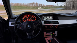 BMW 523i (8 foto / 8)