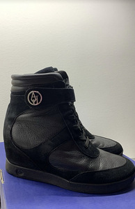 Armani Jeans (2 фото из 3)