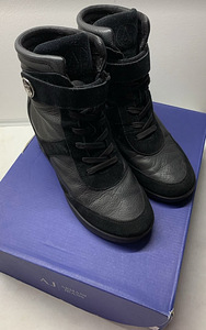 Armani Jeans (3 фото из 3)