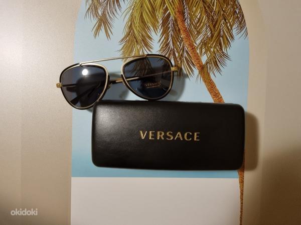 Солнцезащитные очки Versace (фото #1)