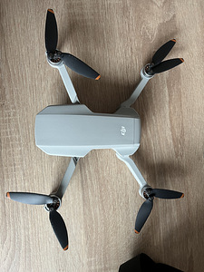 Дрон DJI mini 2se