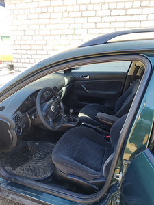 Продам VW Passat Variant 1,8, 92kW (11 фото из 11)