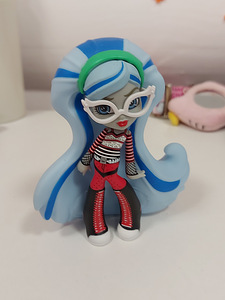 Monster high vinüülfiguurid Gulia ja Claudine (3 foto / 3)