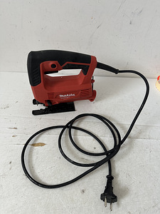 Tikksaag Makita M4301, 450 W (2 foto / 3)