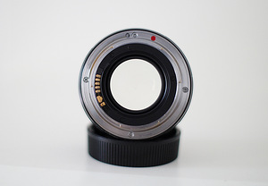 Carl Zeiss Planar 50/1.4 ZE (Canon) (2 фото из 6)