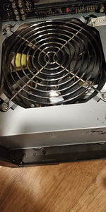 Kasutatud töötav 450w toiteplokk (2 foto / 3)