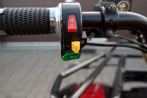 Hecht 1200 W / 60 V / 20 Ah (10 foto / 10)
