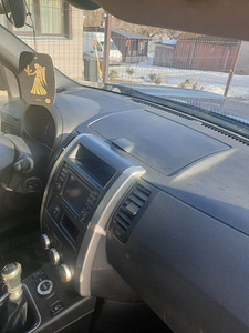 Nissan X-Trail (2 foto / 4)
