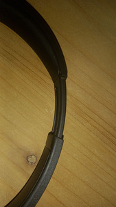 JBL Tune 520BT, must – kõrvas paigaldatavad juhtmevabad kõrv (2 foto / 4)