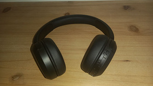 JBL Tune 520BT, must – kõrvas paigaldatavad juhtmevabad kõrv (3 foto / 4)