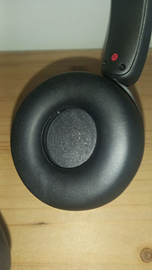 JBL Tune 520BT, must – kõrvas paigaldatavad juhtmevabad kõrv (4 foto / 4)