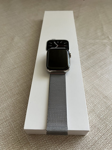 Apple Watch 6 44mm Stainless Steel Silver + LTE (3 foto / 6)