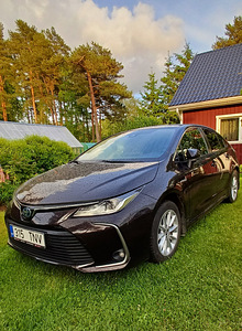 TOYOTA COROLLA, ГИБРИД (2 фото из 8)