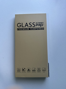 Защитное стекло IPhone 16 pro (1 фото из 2)
