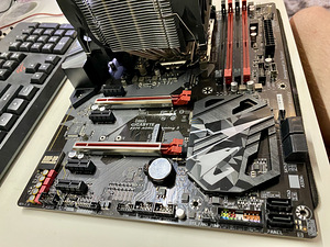 Gigabyte z370 gaming3 (2 foto / 4)