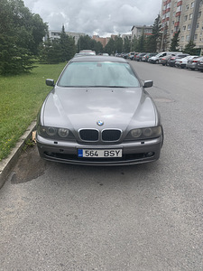 Продам авто BMW (1 фото из 5)