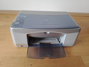 Värviprinter/skanner/koopia HP 1315 All-In-One (2 foto / 4)