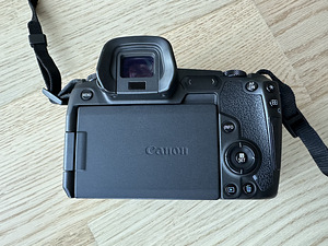 Тушка Canon R (2 фото из 6)