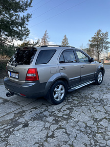 Kia Sorento 2008 (4 foto / 10)