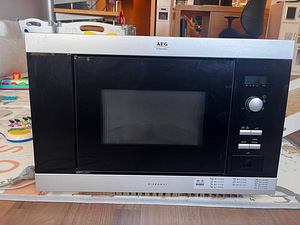 AEG Electrolux mikrolaineahi (1 foto / 3)