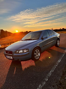 Volvo s60 (1 фото из 9)