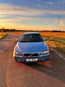 Volvo s60 (4 фото из 9)