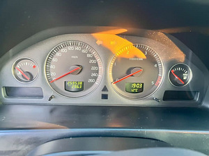 Volvo s60 (9 фото из 9)