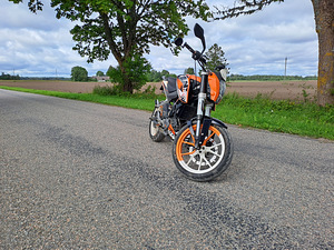 KTM Duke 125 (3 foto / 5)