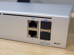 Router Ubiquiti UniFi UXG-Pro (3 foto / 6)