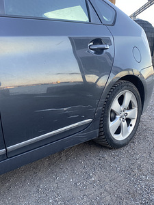 Toyota PRIUS (9 фото из 12)