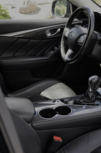 Infiniti q50 (14 foto / 15)