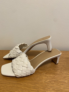 Valged sandaalid H&M suurus 40, uued (2 foto / 6)