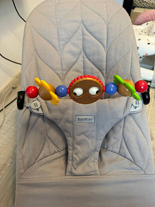 BabyBjorn lamamistool mänguasjaga ideaalses korras (2 foto / 4)