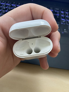 AirPods ümbris (2 foto / 4)