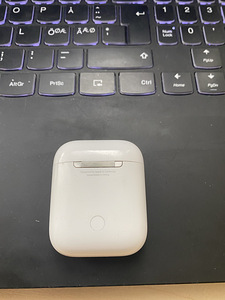 AirPods ümbris (3 foto / 4)