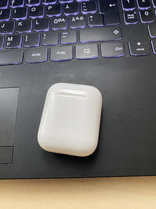 AirPods ümbris (4 foto / 4)