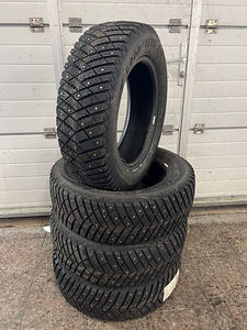 215/65R17 Goodyear naastrehvid (UUED) (1 foto / 2)