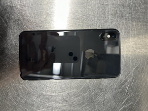 iPhone X космический серый 64gb (2 фото из 2)