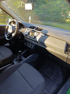 Škoda Fabia Combi (7 фото из 13)