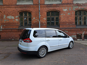 Фейслифтинг Ford Galaxy (7 фото из 10)