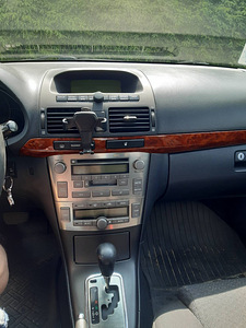 Toyota Avensis (5 foto / 5)