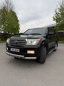 Müüa Toyota Land Cruiser 200 (1 foto / 12)