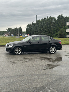 Mercedes Benz C 220 CDI BlueEfficiency 2.1 125 кВт (3 фото из 11)