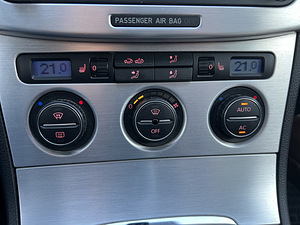 Volkswagen Passat B6 (9 foto / 12)
