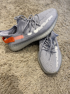 Yeezy Boost 350 (3 foto / 4)