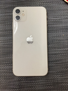 iPhone 11 valge 64 GB (2 foto / 2)