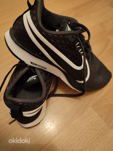 Кроссовки Nike (фото #4)