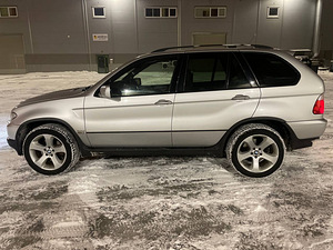 BMW X5 (4 foto / 12)