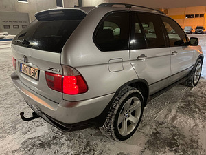 BMW X5 (7 foto / 12)