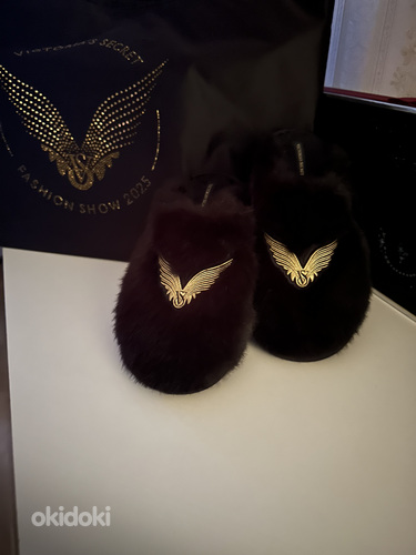 Оригинальные тапочки из новой коллекции Victoria’s Secret.